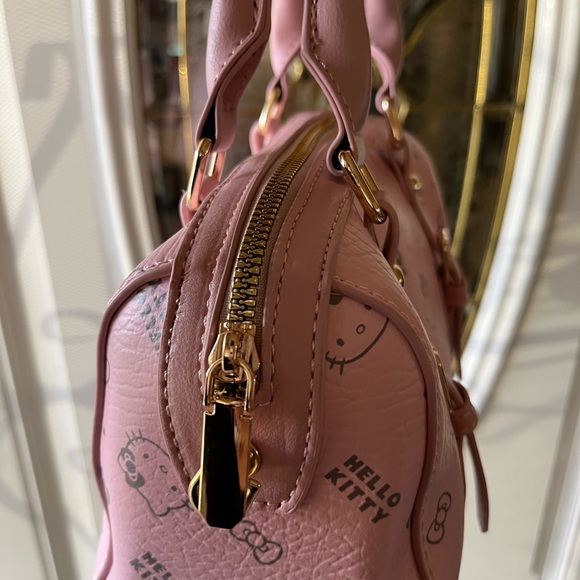 Brand new light pink Hello Kitty handbag - Picture 6 of 9